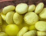 A picture of step 5 of Kesar Rasgulla.