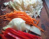 Foto del paso 1 de la receta: Fideos con repollo y verduras