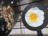 Tiritas de pata y muslo al wok