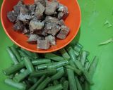Foto langkah ke 1 dari resep Tumis buncis daging sapi kecap.