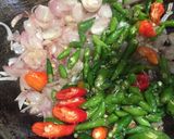 Foto langkah ke 3 dari resep Tumis Bawang Merah NgeHits.