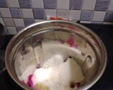 ரோஸ் பெட்டல்ஸ் மில்க் ஷேக்(Rose petals milk shake recipe in tamil) ரெசிபி ஸ்டேப் 2 புகைப்படம்