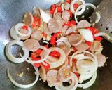 Foto langkah ke 4 dari resep Tumis Buncis Baso Pedas Gurih.