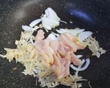 รูปขั้นตอนการทำที่ 1 ของ อกไก่+เห็ด ผัดขิง