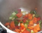 Foto del paso 4 de la receta: Lenguas de cerdo en salsa, con alcachofas