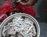 Foto langkah ke 1 dari resep Jamur Jangkos Kuah Pedas.