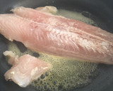 Foto del paso 3 de la receta: Tilapia rellena con base de palmitos