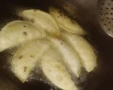 सिंपल मावा गुजिया और फूल मावा गुजिया (simple mawa gujiya aur phool mawa gujiya recipe in Hindi) रेसिपी चरण 10 फोटो