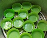 Foto langkah ke 3 dari resep Kue Lapis Tepung Beras.