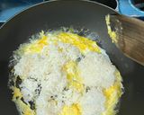 รูปขั้นตอนการทำที่ 4 ของ ข้าวผัดไข่ 5 นาที