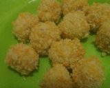 Foto langkah ke 2 dari resep Bola-bola nasi keju.