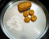 A picture of step 2 of Methi Thepla.