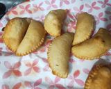 A picture of step 6 of Suji Khoya Gujiya.