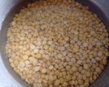 A picture of step 1 of Chane ki Daal ka Halwa.