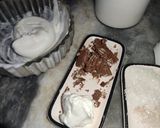 A picture of step 1 of KitKat shake.