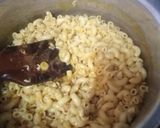 A picture of step 5 of Tikka masala macroni.