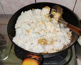 Foto langkah ke 2 dari resep Nasi goreng telor dadar.