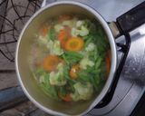 Foto langkah ke 1 dari resep Oseng Sayur Pelangi.