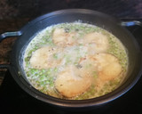 Foto del paso 9 de la receta: Merluza en salsa con guisantes