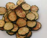 A picture of step 3 of Zucchine crisps.