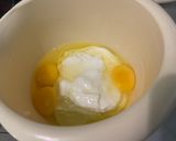 Une image de l'étape 4 de Gâteau au skyr abricots et groseilles (sucre glace et levure).