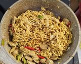Foto langkah ke 4 dari resep Mie Goreng Ayam Baso.