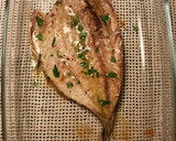 Foto del paso 1 de la receta: Chicharro verdoso al horno a la pimienta