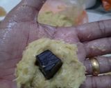Foto langkah ke 3 dari resep Bola-bola Sukun Coklat.