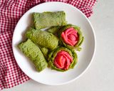 Foto langkah ke 4 dari resep Dadar Gulung Mawar.
