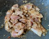 รูปขั้นตอนการทำที่ 5 ของ กะเพราเต้าหู้+หมูหมัก เมนูเคลียร์ตู้เย็น