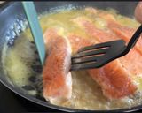 Foto del paso 3 de la receta: Salmón en salsa de mantequilla y limón