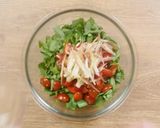 A picture of step 10 of Couscous Rucola Salad.