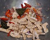 Foto langkah ke 5 dari resep Oseng Pedas Tempe Pare.