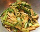 A picture of step 4 of Paneer Vegetable Curry.