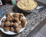 Foto del paso 3 de la receta: Tallarines con albóndigas