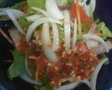 รูปขั้นตอนการทำที่ 2 ของ ยำหมูกรอบต้นอ่อนทานตะวัน 🌶️ 🥗 Crispy Pork Belly Spicy Salad
