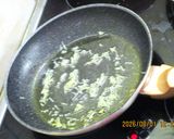 Gombával és mozzarellával töltött ravioli, fehérboros mártással recept fázis 3 fotója