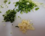 A picture of step 1 of Tomato and bottle gourd soup.