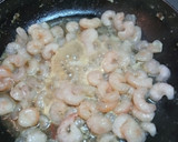 Foto del paso 3 de la receta: Pastel de verduras y gambas con masa filo