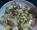 Foto del paso 1 de la receta: Revuelto de champiñones con aguacate