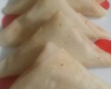 A picture of step 3 of Pizza samosa.