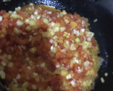 Foto del paso 3 de la receta: Pollo con guiso encima y papas con salsa