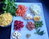 A picture of step 2 of Indori poha.