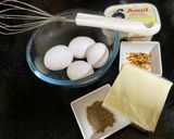 A picture of step 1 of Souffle Cheese Omelette.