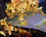 A picture of step 3 of Egg bhurji.
