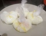 Foto del paso 2 de la receta: Revuelto de gulas con langostinos y jamón