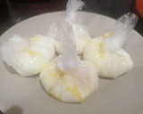 Foto del paso 2 de la receta: Revuelto de gulas con langostinos y jamón