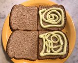Foto del paso 1 de la receta: Cuarentena = “hacer huevo”(Sándwich tostado de huevo y cebolla en pan integral)