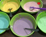 Foto langkah ke 6 dari resep Bolu gulung rainbow mini.