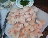 Foto del paso 1 de la receta: Conchas de merluza y gambas